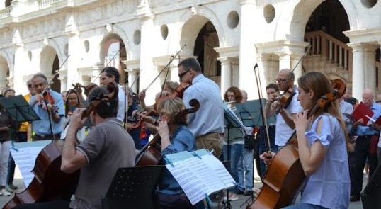 Un flash mob di Aim per promuovere l’immagine di Vicenza nel mondo