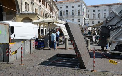Raccolta differenziata in Piazza delle Erbe a Padova: al via la manutenzione delle isole interrate