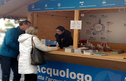 AcegasApsAmga incontra i padovani in piazza Garibaldi ai mercatini di Natale