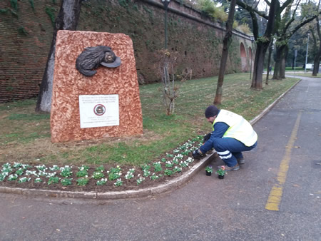 Amia Verona: gli interventi settimanali di manutenzione delle aree verdi