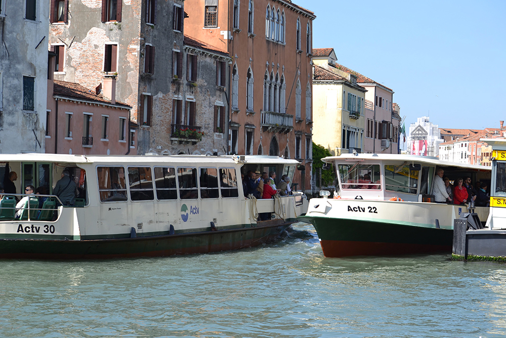 Saranno potenziati da domani i servizi di navigazione di ACTV lungo il Canal Grande e verso le spiagge del Lido di Venezia