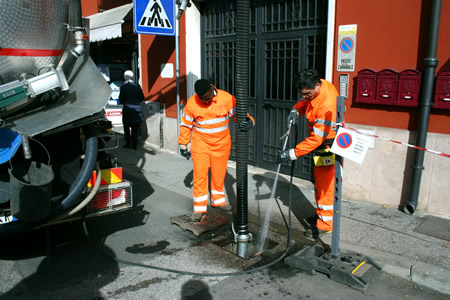 Prosegue il piano straordinario di pulizia delle caditoie a Verona: Amia interviene anche in 2° Circoscrizione