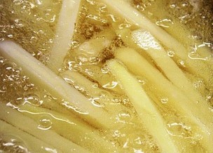 Oli alimentari usati: raccolti da Etra 122 mila chilogrammi nel 2018