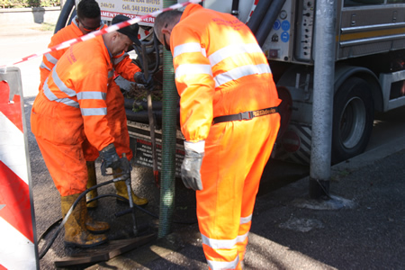 Continua a pieno ritmo il piano straordinario di Amia Verona per la pulizia delle caditoie