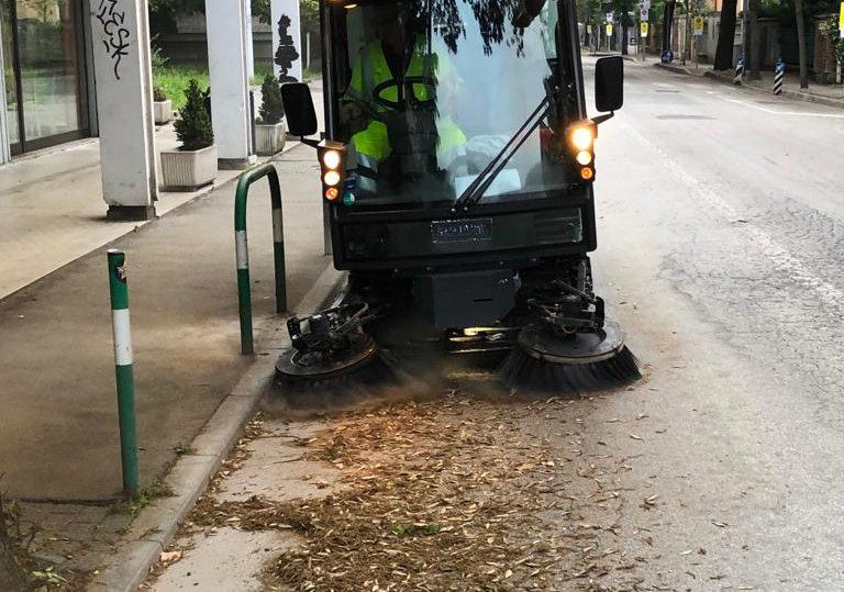 Padova: ieri mattina le “Pulizie Intensive” in via Palestro