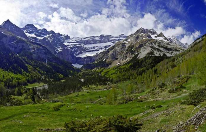 Le microplastiche volano sino alle montagne più remote