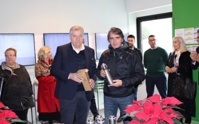 Amia Verona regala ai dipendenti borracce in acciaio nel segno del “plastic free”