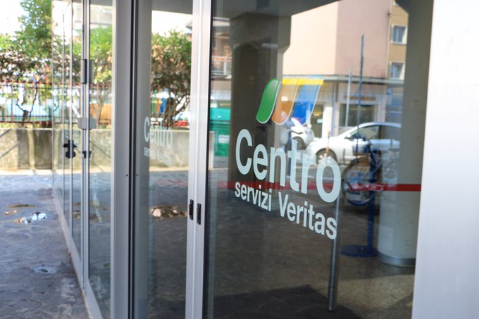 Veritas ricorda che gli uffici sono aperti solo su prenotazione e invita a fruire dello sportello on line