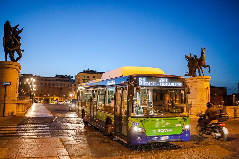 Deviazione degli autobus 61 – 91 – 93 – 94 – 95 – 173 domani a Verona e del 107 sabato a Fiumane