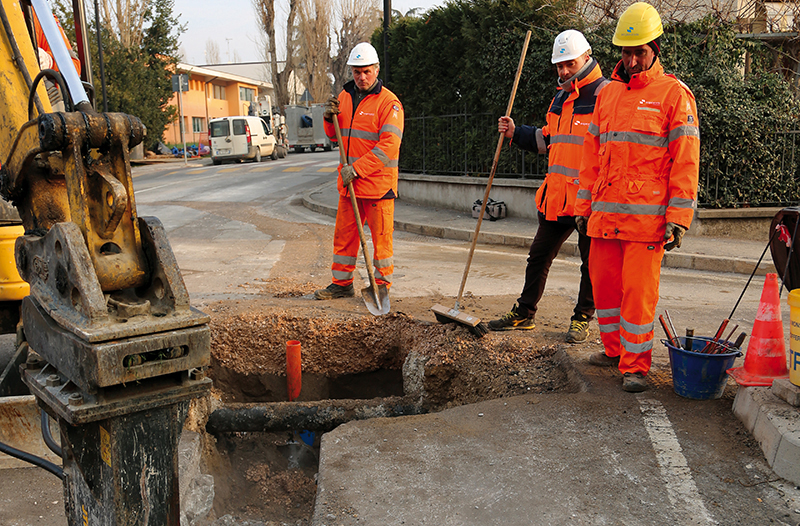 Acquevenete ha avviato i lavori sulla rete idrica a Due Carrare: 100 mila euro di investimento e 120 giorni di lavori