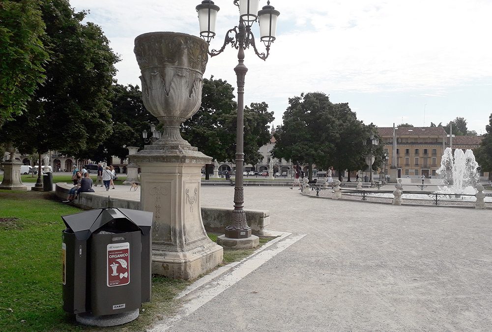 Prato della Valle a Padova diventa ancora più green: arriva la raccolta differenziata dei rifiuti di AcegasApsAmga