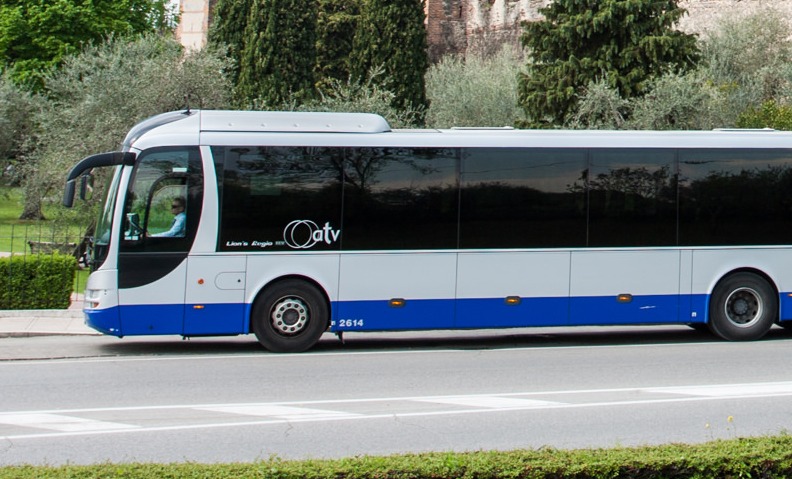Sospesa da ATV una fermata dei bus a Villafranca di Verona a causa dell’istituzione di un divieto di transito per lavori