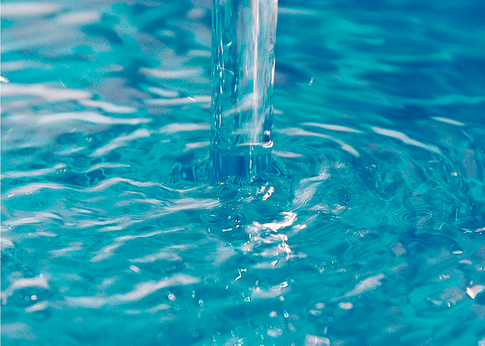 Educazione ambientale a Venezia: sono state consegnate 12 mila borracce per l’acqua ai bambini delle scuole