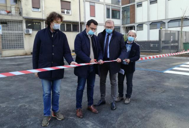 Inaugurato in via Napoli a Vicenza un nuovo parcheggio di AIM Mobilità con undici nuovi posti auto blu