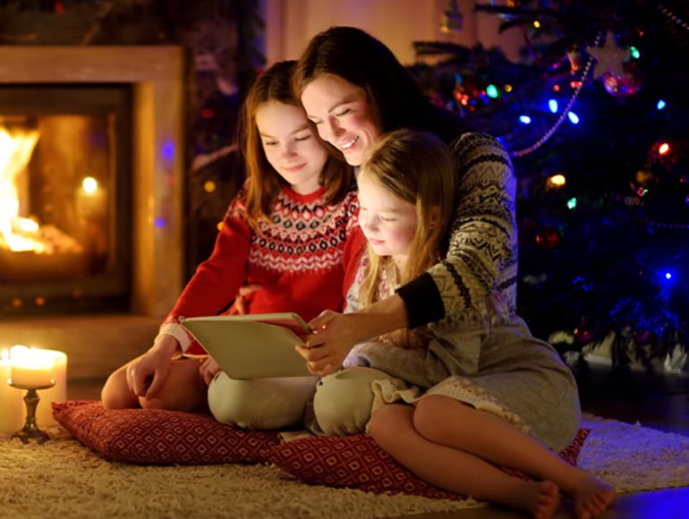 E’ tempo di regali per i clienti di EstEnergy: l’azienda propone film a noleggio o cartoline di auguri personalizzate