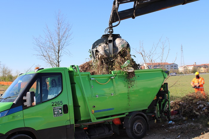 Si conclude domani la pulizia straordinaria lungo il fossato che costeggia via Mattarenetta a Verona