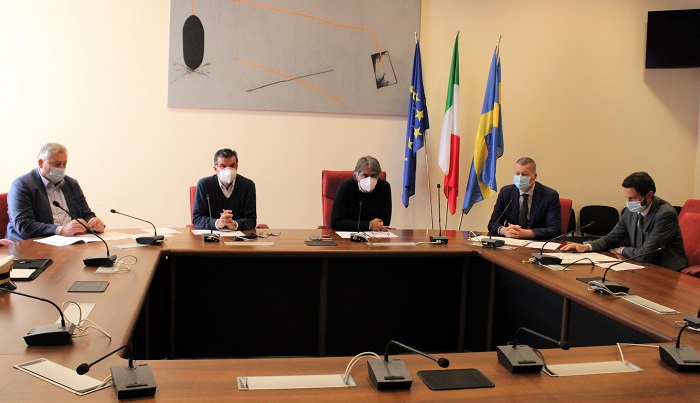 Collaborazione tra AMIA e Acque Veronesi per la pulizia delle caditoie stradali e ridurre i rischi di allagamento