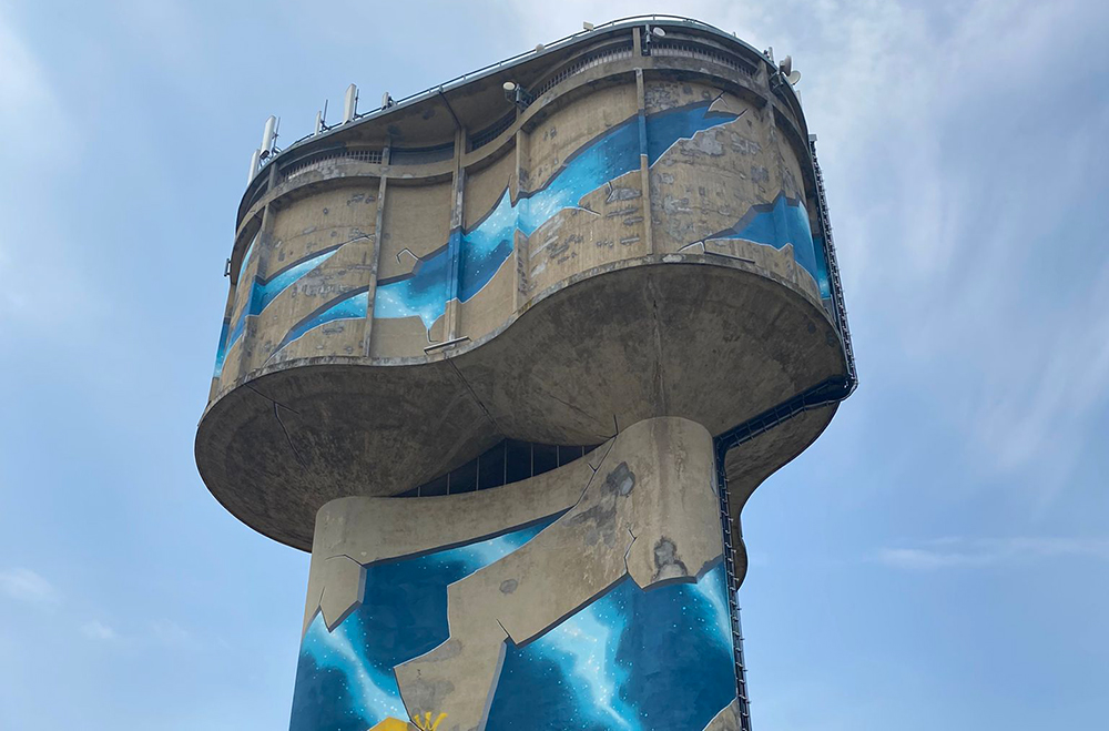 L’impianto idrico gestito da AcegasApsAmga in via Bottazzo a Padova è diventato l’opera di street art più grande d’Italia