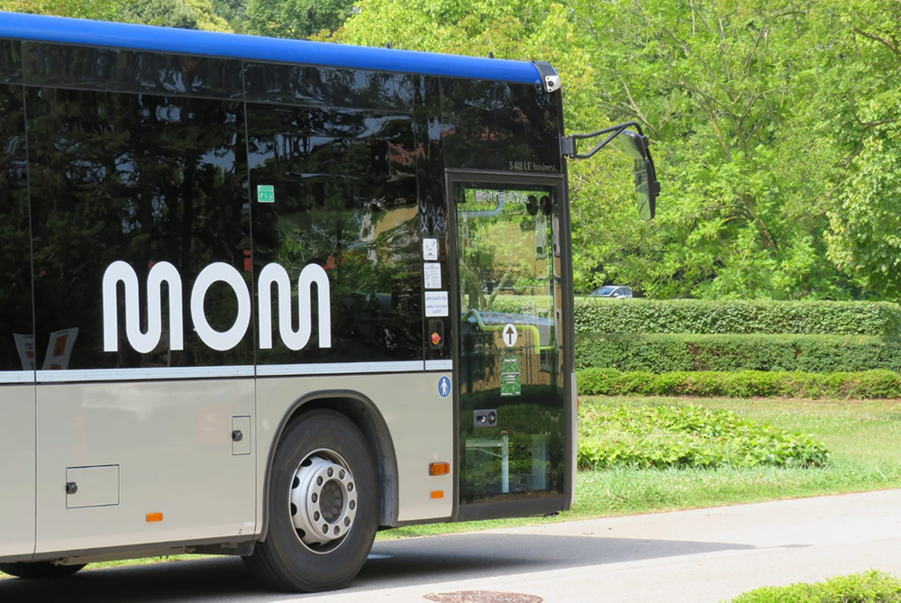 MOM ha presentato il sistema di acquisto digitale con sconti per gli abbonati che viaggiano con lo smartphone