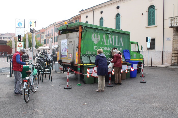 Il tour di incontri informativi settimanali di AMIA con i cittadini prosegue con successo alle postazioni di Ecomobile