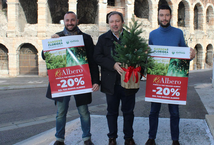 A Verona i vecchi alberi di Natale sintetici saranno avviati ai processi di recupero e riciclo con il progetto “Ri–Albero”